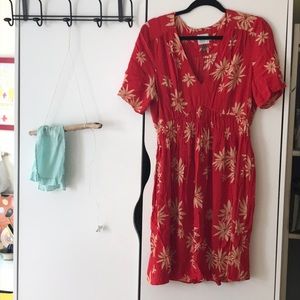 Red, Hawaiian 🌺 print above the knee dress